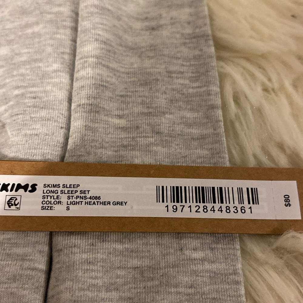 SKIMS NWT Buttery Soft Long Sleeve Shirt Only - Picture 6 of 10